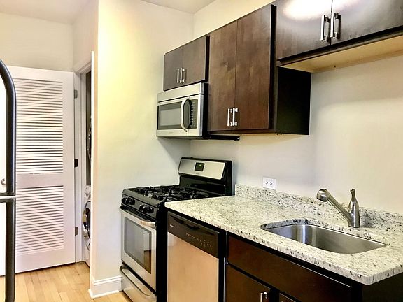 5th image of 3253 N Damen Ave #1