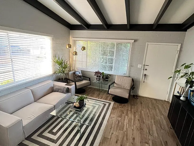909 E Marlette Ave #3 — Photo 2