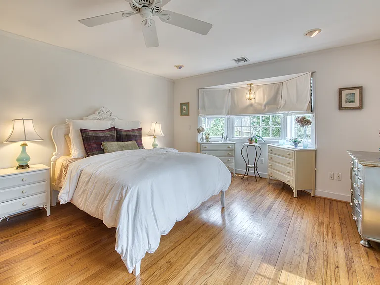 36 Lynn Ave — Photo 11