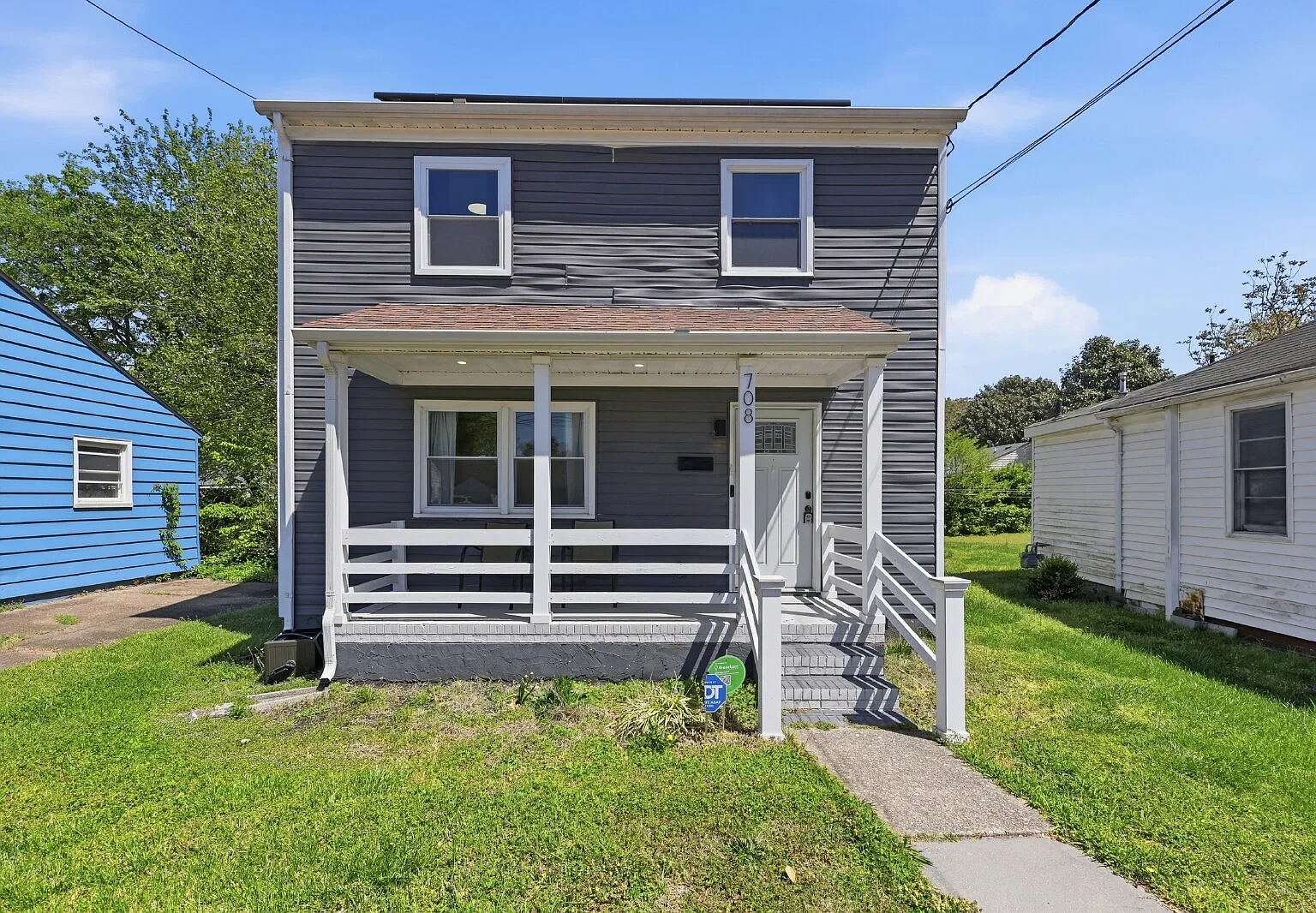 3 bed, 2.5 bath, 1300 sqft, $2,100 — Photo 1
