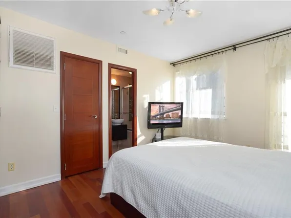 2874 Brighton 3rd Street image 21 of 32