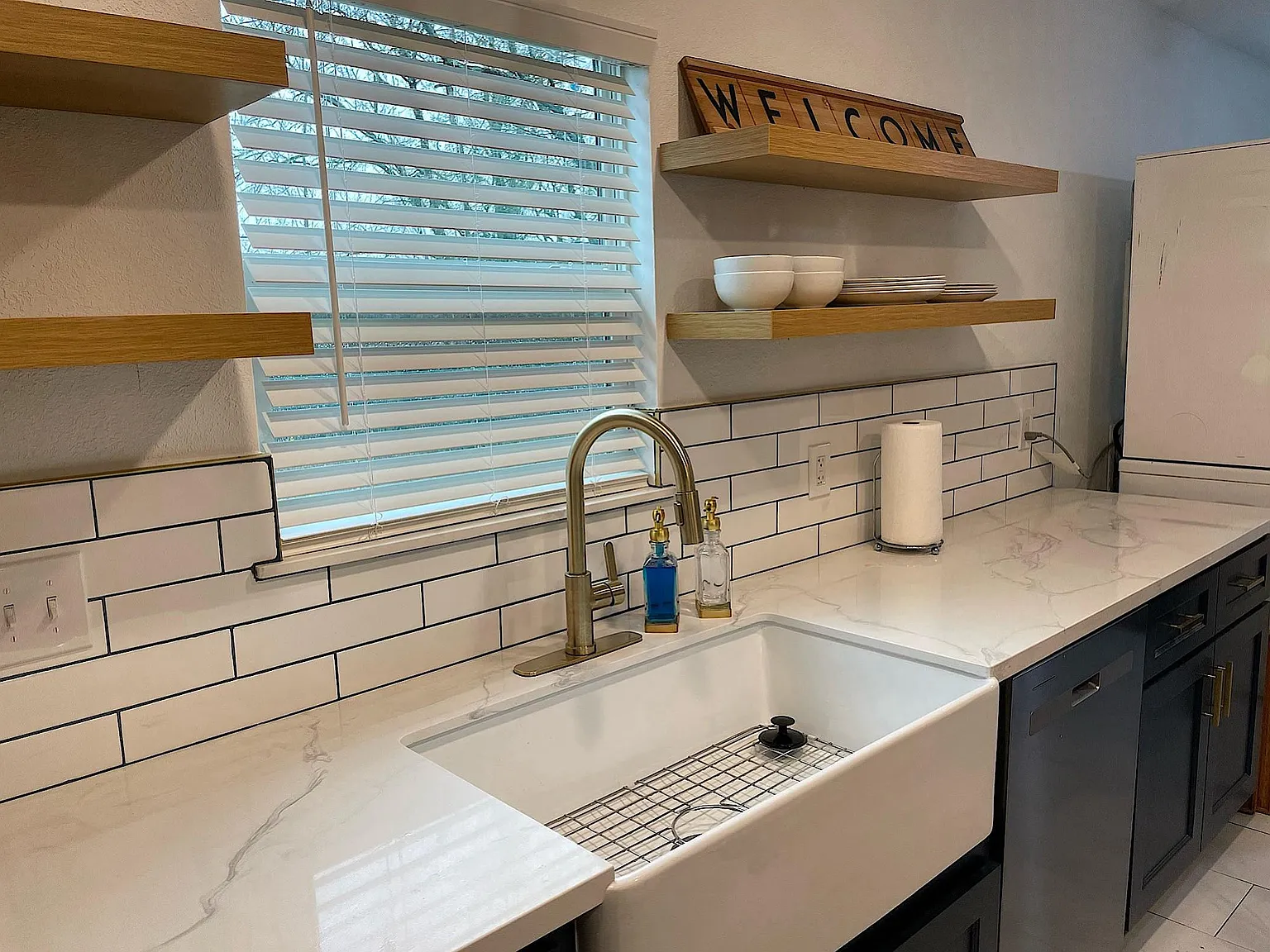 3 bed, 1.0 bath, 987 sqft, $1,700 — Photo 3