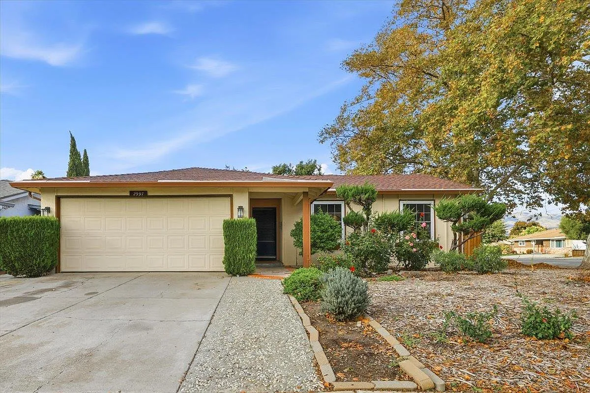 2997 Tobin Dr photo 1