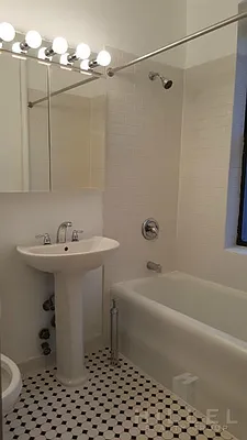 Rented by Hillel Realty Group | media 15