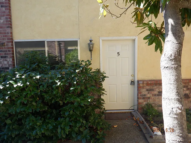 77 California St — Photo 2