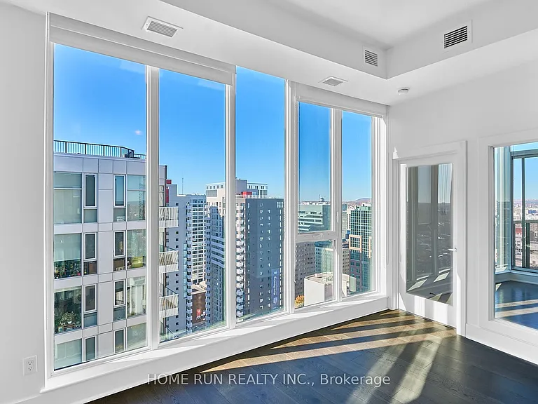 40 Nepean St #2703 — Photo 12