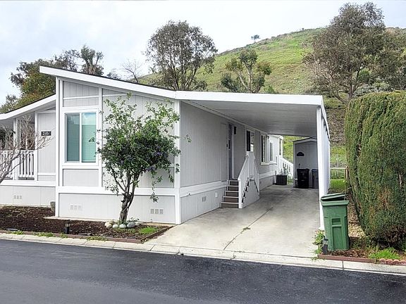 4th image of 246 Chateau La Salle Dr #246