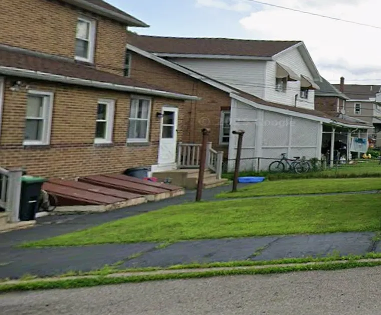 Backyard - Right Side (Unit# 302)