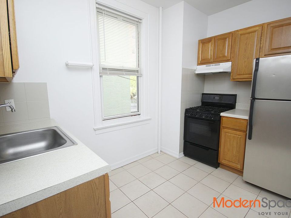 1st image of 2329 31st Dr APT 1F