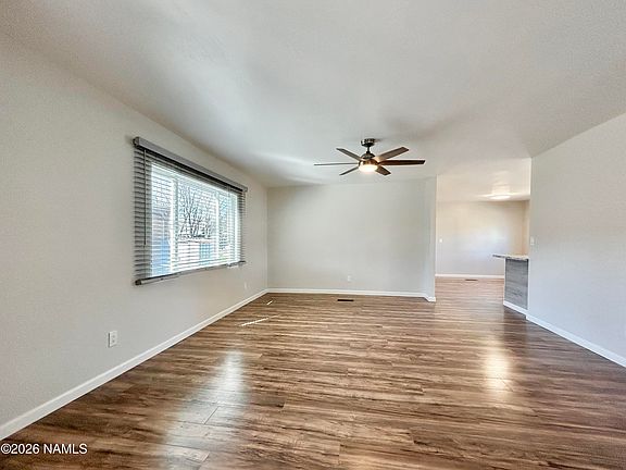 4th image of 4805 S Thorn Rd