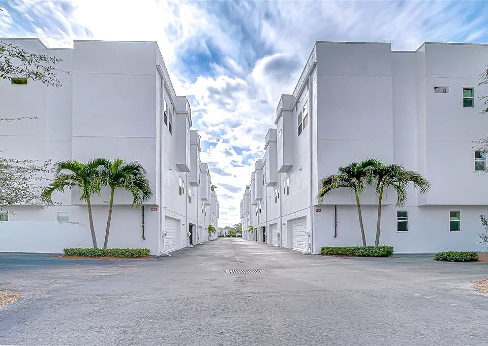 1st image of 3100 W PAUL AVENUE #5
