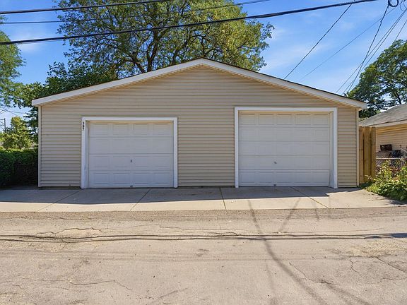 4th image of 397 Thomas Ave