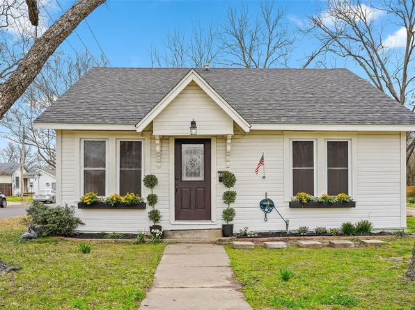 304 Texas St, Sulphur Springs, TX 75482