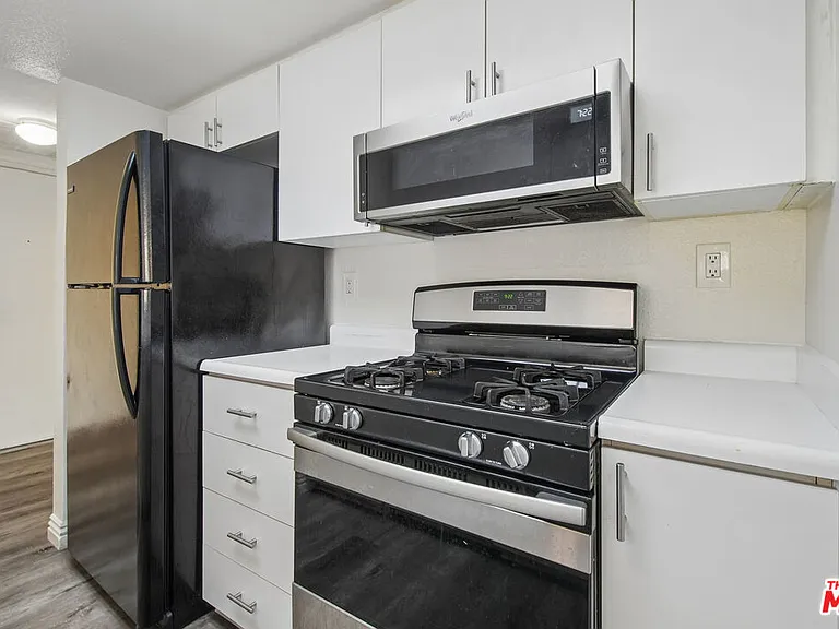 870 Crenshaw Blvd #202 — Photo 5