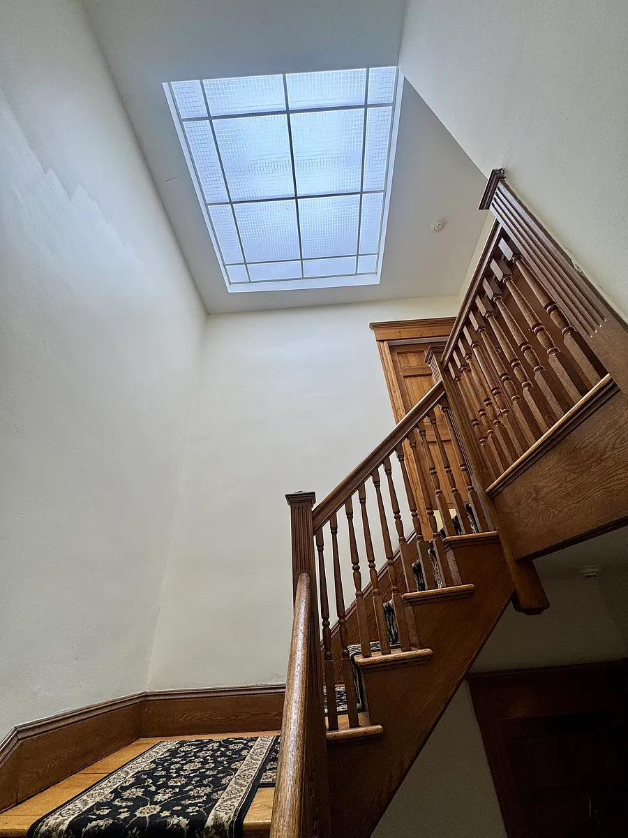 Building Photo - 191 Winthrop Rd #6