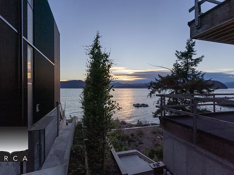 8885 Lawrence Way — Photo 11