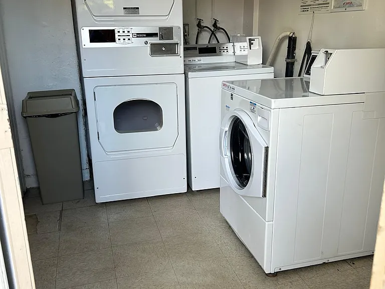 120 Roswell Ave #9 — Photo 65