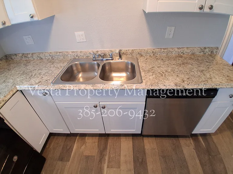 301 W 500 N #3 — Photo 15