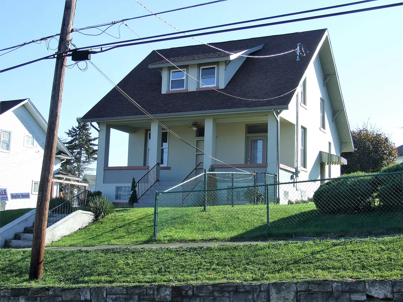 121 Dixon Blvd photo 1