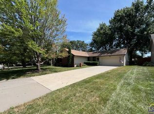 5717 SW 28th Ter, Topeka, KS 66614