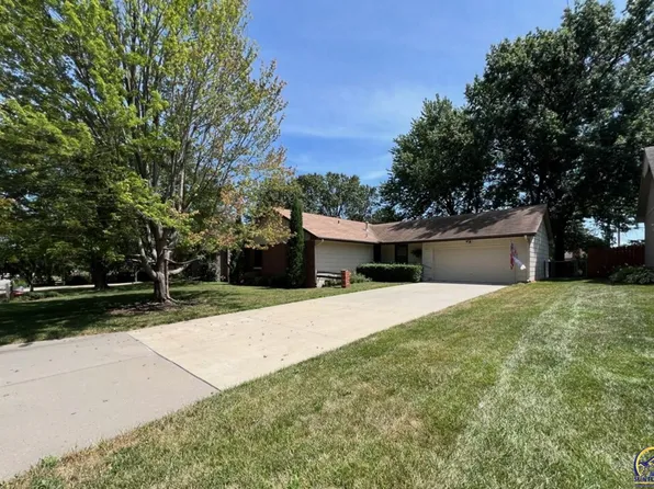 5717 SW 28th Ter, Topeka, KS 66614