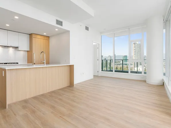 9675 King George Blvd #2707, Surrey, BC V3T 2V3
