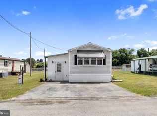 225 Country Ridge Dr, York, PA 17408