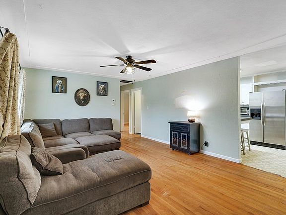 4th image of 2668 Yana Ave