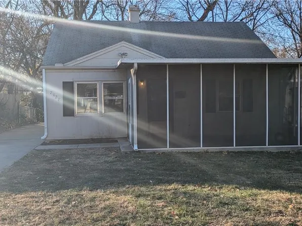 7128 Wayne Ave, Kansas City, MO 64131