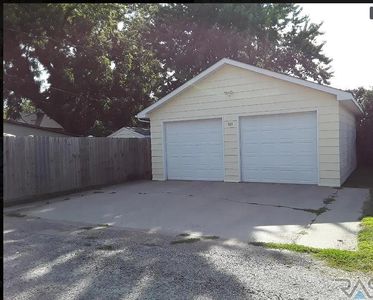 703 4th Ave SW, Pipestone, MN, 56164