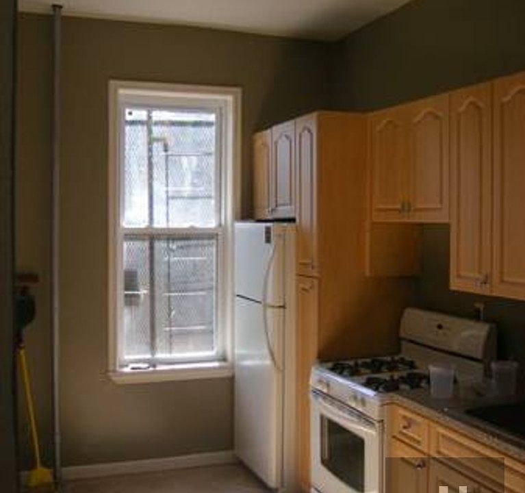 1st image of 740 Macdonough St APT 3