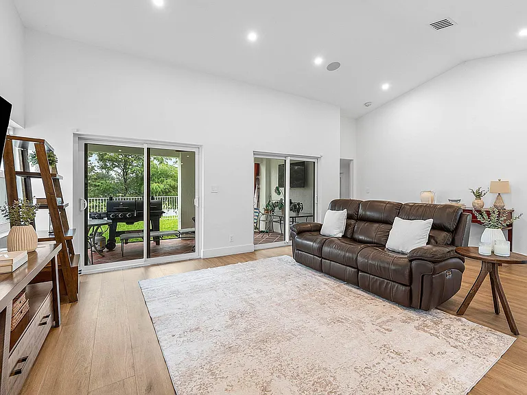 2721 Neaton Ct — Photo 16