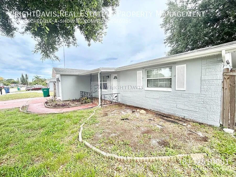 Charming 3 Bdrm/2 Bath Home in Holiday w/ Fenced Yard — Photo 4