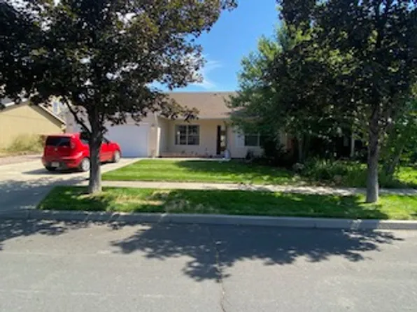 2516 NW 13th St, Redmond, OR 97756