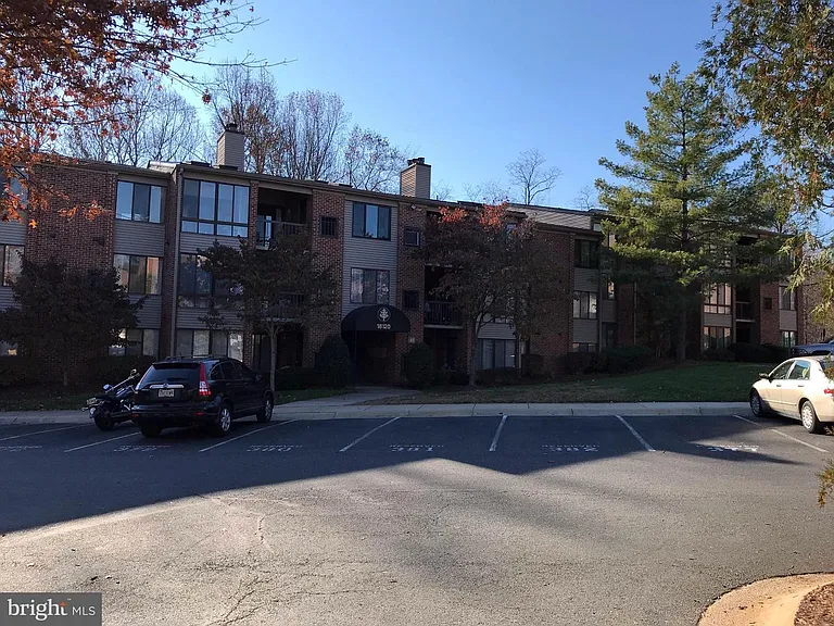 18120 Chalet Dr #11-203 — Photo 29