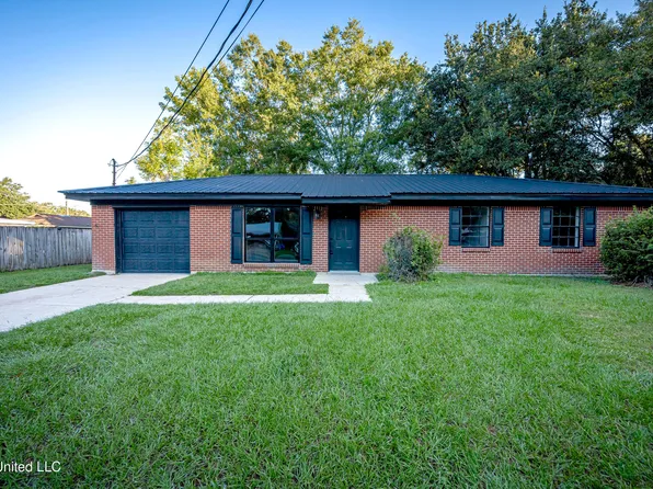 210 Lamey Ct, Ocean Springs, MS 39564