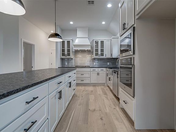 4th image of 6505 NW 148th St