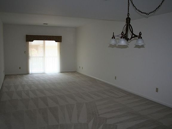 3rd image of 3001 E Chstnt APT C29