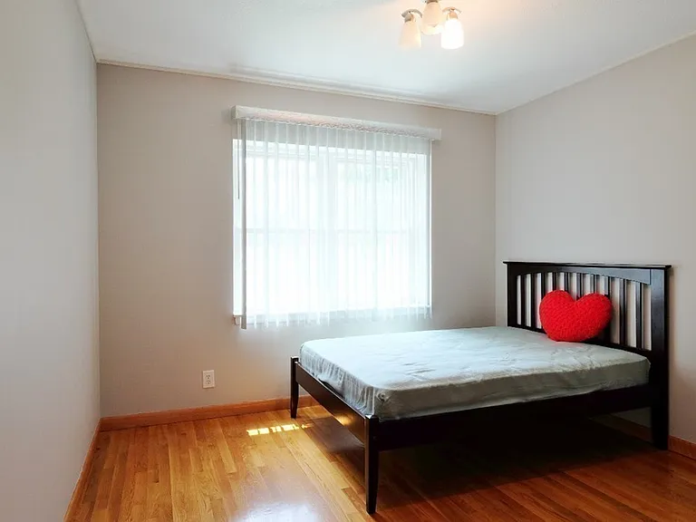157 Lake Shore Rd #2 — Photo 4