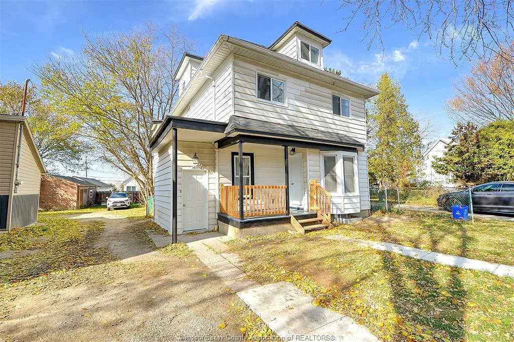 4 bed, $1,800 — Photo 1