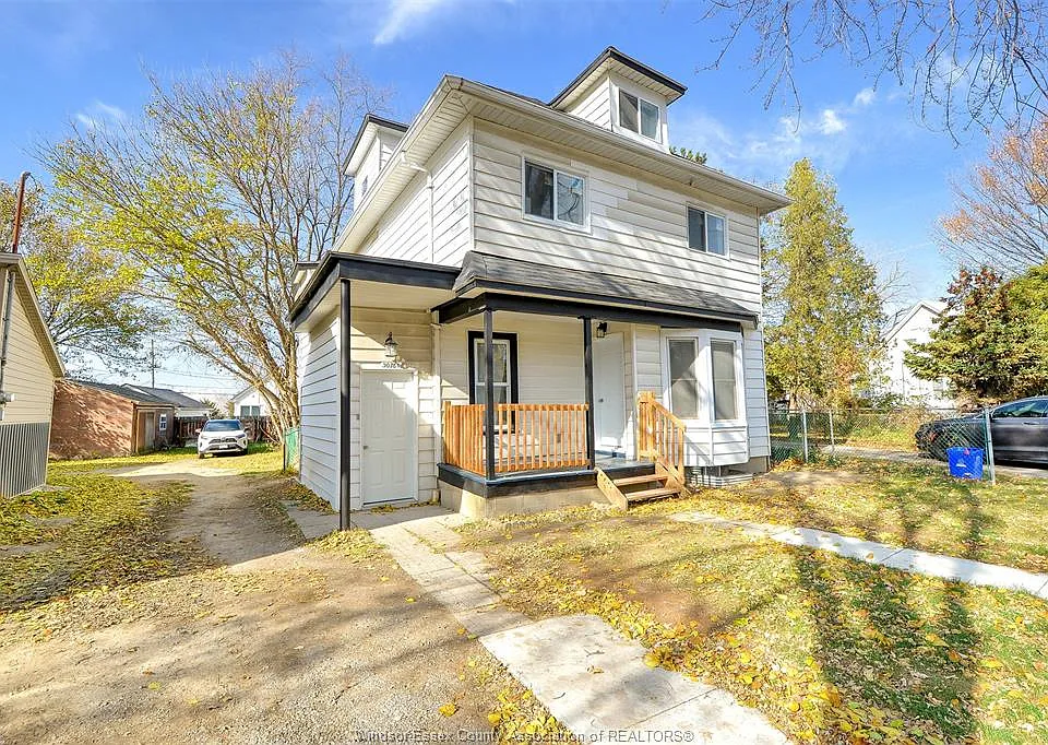 3076 Sandwich St #LOWER