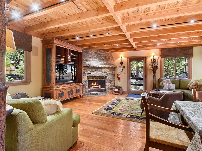 5627 Victoria Rd — Photo 5