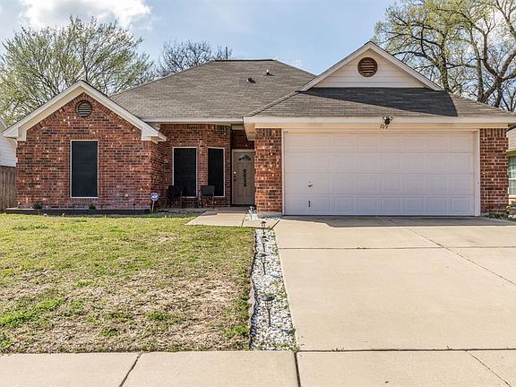 2nd image of 109 Parkwood Ct