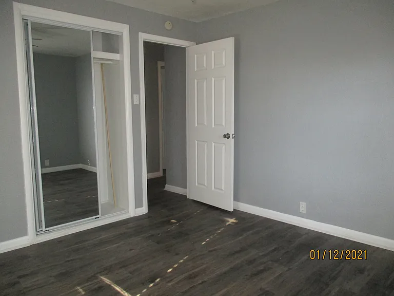 1828 S Valley St — Photo 3