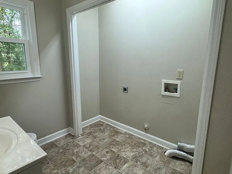 744 Crescent Dr #3 — Photo 8