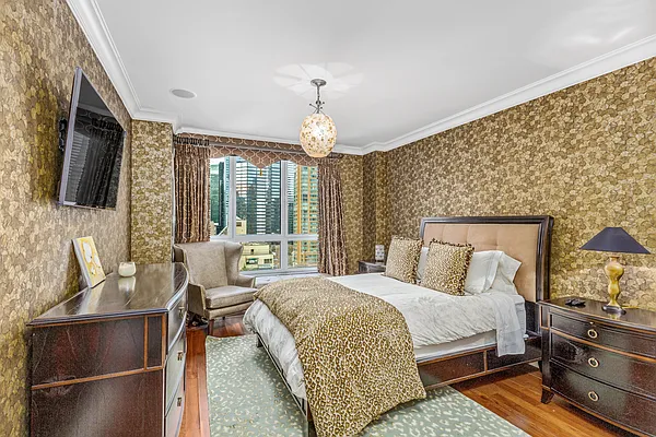 Sold by Compass | media 5