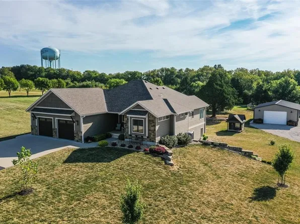 26009 S Summit Rd, Harrisonville, MO 64701