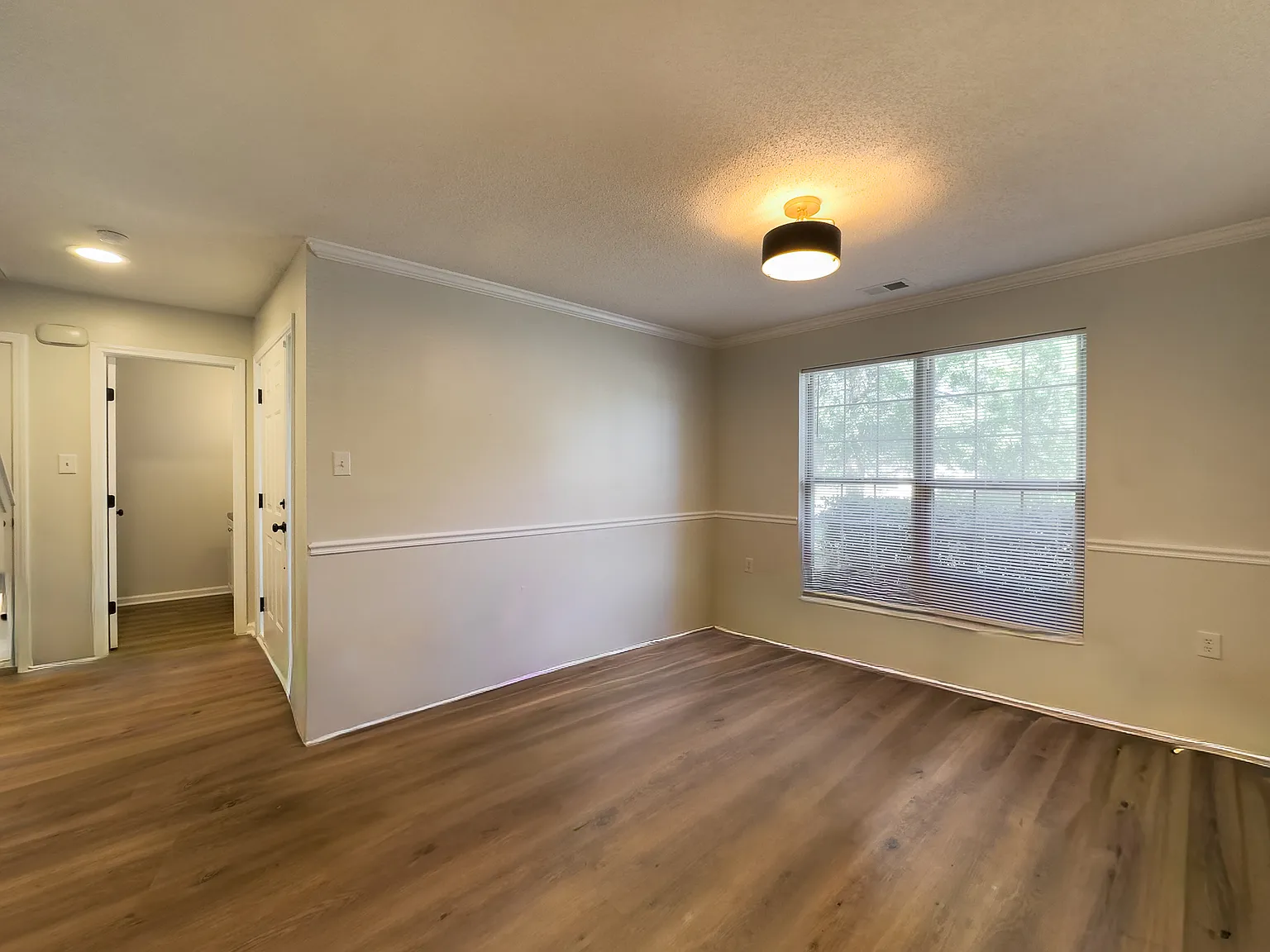 4 bed, 1809 sqft, $2,350 — Photo 4