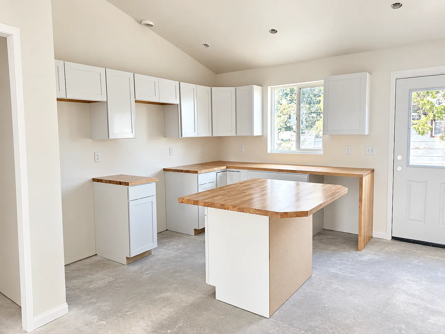 2 bed, 1.0 bath, 936 sqft, $1,250 — Photo 4