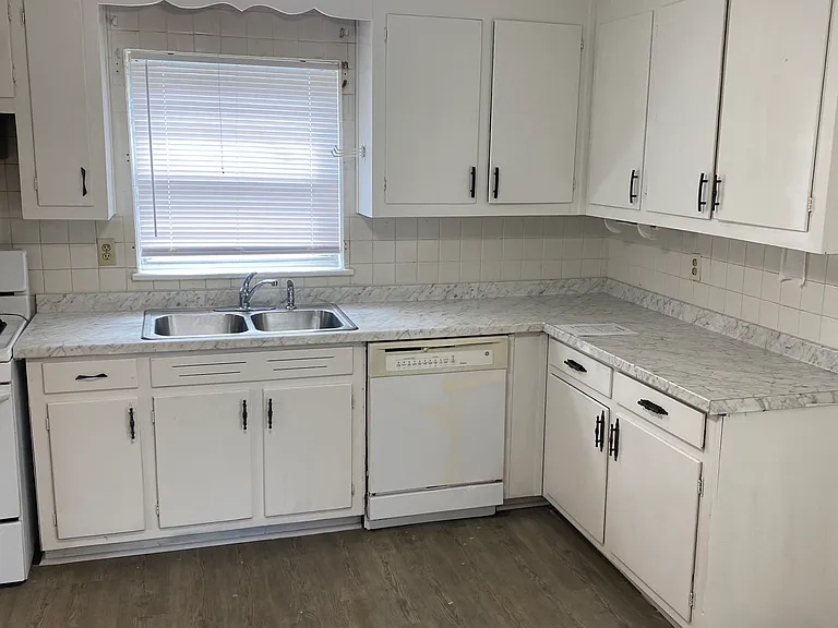 1624 Mims St SW — Photo 6